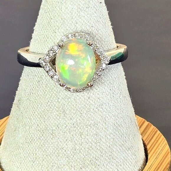 925 Sterling Silver Ring Sz 6.75 With Natural White Opal 6x9mm & Cz - Picture 2 of 12